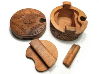 Szkatułka Pudełko Rzeźbione z Drewna na Biżuterię