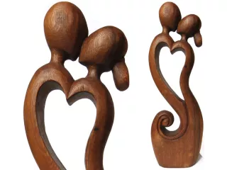 Piękna 30cm RZEŹBA Miłosna z Drewna na Prezent Rękodzieło