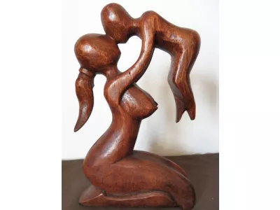 Rzeźba Matka z Dzieckiem drewno 20cm Rękodzieło