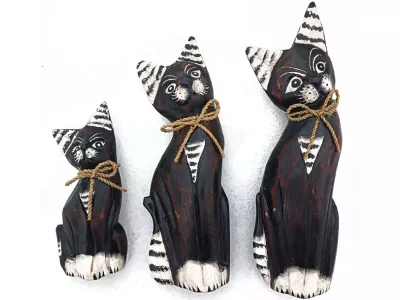 Figurka Koty Rzeźba Drewniana KOT 25/20/15cm kpl z kokardką