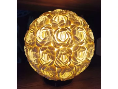 Efektowna LAMPA wykonana z Setek Muszli - Rękodzieło Lampka