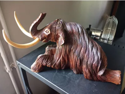 Misterna efektowna Rzeźba z drewna Suar MAMUT 30cm rękodzieło Orient