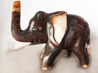 Rzeźba Figurka SŁOŃ Drewno Rękodzieło 23x18cm