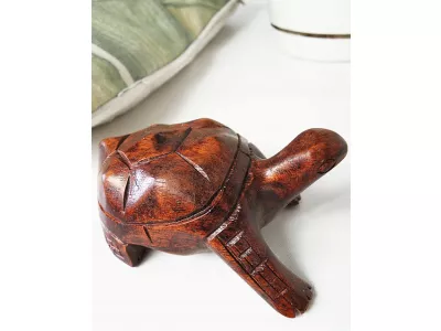 Rzeźba Figurka ŻÓŁW z Drewna Suar Rękodzieło 10cm, Elegancka dekoracja